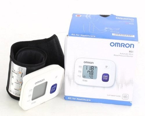 دستگاه فشارسنج دیجیتال مچی امرن مدل omron Rs1